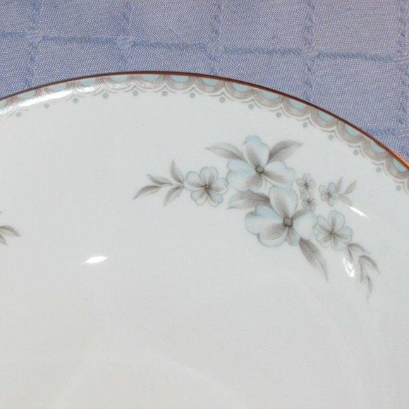 Mikasa Alicia 9" Vintage Bone China Serving Bowl 9359 Blue Flowers Japan - Picture 2 of 8